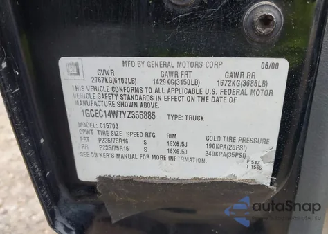 2000 Chevrolet Silverado 1500 z USA, uszkodzony, nr VIN 1GCEC14W7YZ355885